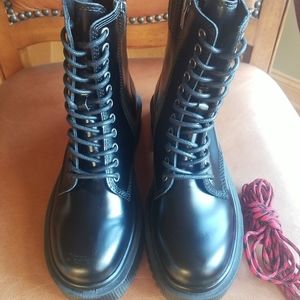 Jeffrey Campbell Sopas combat platform boots